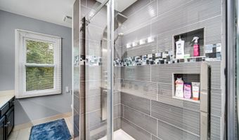 320 Brampton Ln, Arlington Heights, IL 60004