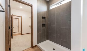 2308 E Brek St, Brandon, SD 57005