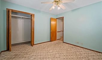 926 Sandstone Dr, Bartlesville, OK 74006