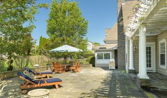 99 N Cliff Dr, Narragansett, RI 02882