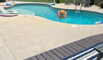 7160 River Valley Dr SE, Alto, MI 49302