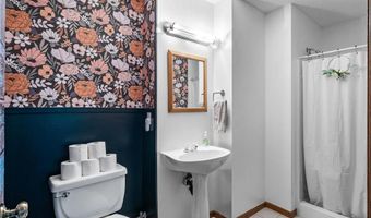 909 Fremont St, Anoka, MN 55303