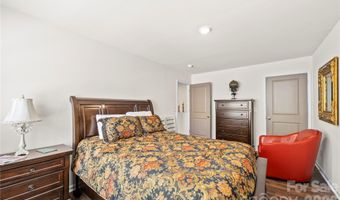 2 Chambers Garden Dr, Arden, NC 28704