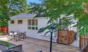 10228 HATHERLEIGH Dr, Bethesda, MD 20814
