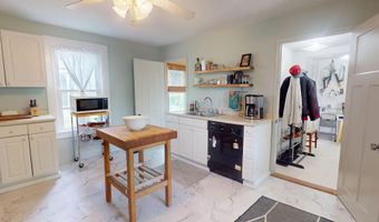 21 Fern St, Bangor, ME 04401