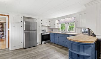 10 Pine St, Alton, NH 03809