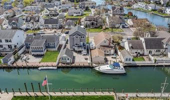25 Cape Rd, Amityville, NY 11701