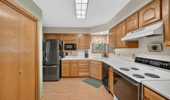 1299 Bentwood Ct, Altoona, IA 50009