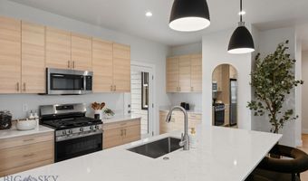 809 Spaniel Ln, Belgrade, MT 59714