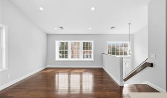 29 Calumet Ave, Johnston, RI 02919
