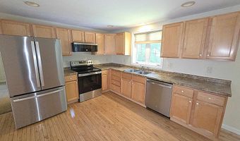 17 Winwood Dr, Barnstead, NH 03225
