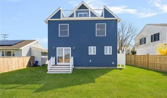 11 Gunning Ct, Middletown, RI 02842