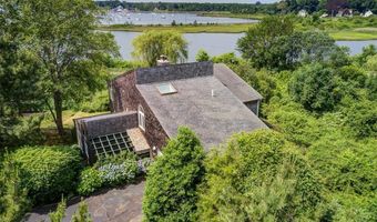 25 Fort Hill Rd, Bristol, RI 02809
