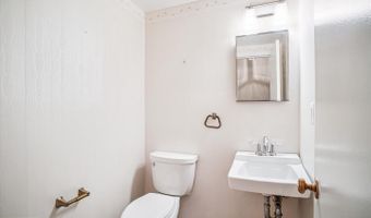 7492 COVENT WOOD Ct, Annandale, VA 22003