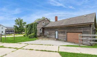 4702 220th Trl, Amana, IA 52203