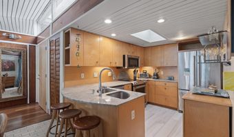 2337 SEMINOLE Rd B, Atlantic Beach, FL 32233