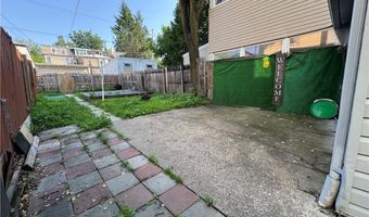 940 Oak St, Allentown, PA 18102