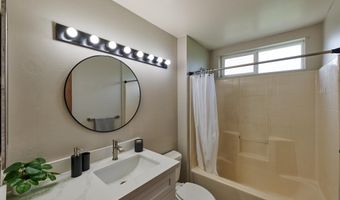 56 Kunihi Ln 323, Kahului, HI 96732