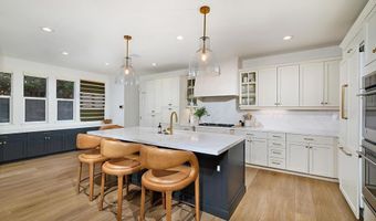 2610 Garden House Rd, Carlsbad, CA 92009