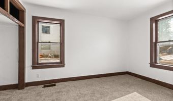 108 POND St, Amherst, WI 54406