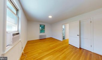 1210 N KENILWORTH St 8, Arlington, VA 22205