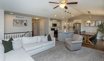 2909 SW Country Ln, Ankeny, IA 50023