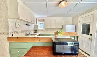 42 S Main St, Brookline, NH 03033