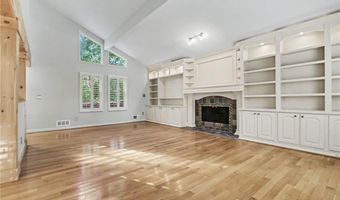 140 Fairway Ridge Dr, Alpharetta, GA 30022