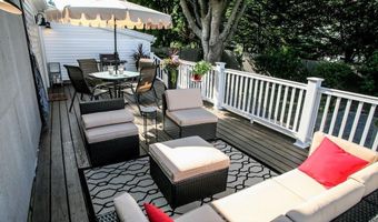 18 Sylvan Ter, Newport, RI 02840