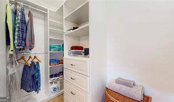 2461 Woodridge, Decatur, GA 30033