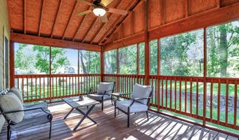 4406 ROUNDHILL Rd, Alexandria, VA 22310
