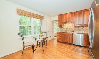 11904 HUNTING RIDGE Ct, Potomac, MD 20854