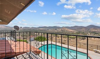 8525 Wildflower Ln, Agua Dulce, CA 91390