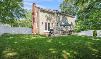 7 Aurora Dr, Cumberland, RI 02864