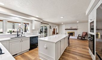 1114 LAKEWOOD Dr, Albany, OR 97321