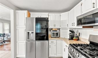 38 Stone Trl B, North Providence, RI 02904