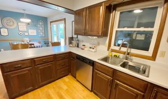 205 5th Ave NW, Bowman, ND 58623