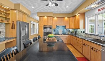 386 Tourtellot Hill Rd, Glocester, RI 02814