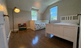 2011 N UPTON St, Arlington, VA 22207