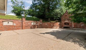 404 Applestone Dr, Ballwin, MO 63021