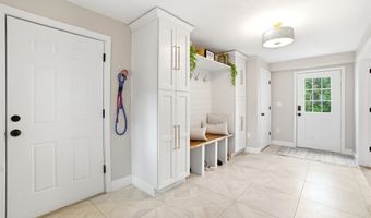 84 Juniper Cir, Auburn, NH 03032