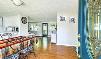 92 Chatworth Ave, Warwick, RI 02886