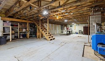 279 Dunn Rd, Belgrade, ME 04917
