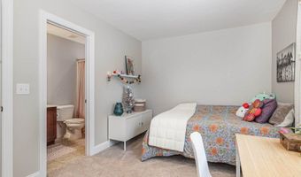 1405 Town Home Dr, Apex, NC 27502