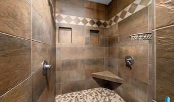 212 N Fairway Dr, Brandon, SD 57005