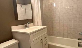 10619 WEYMOUTH St 102, Bethesda, MD 20814