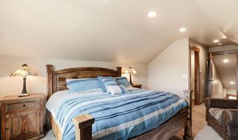 150 Links Dr, Blanchard, ID 83804