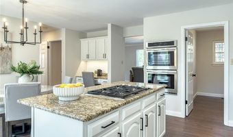 172 Log Hill Ln, Ballwin, MO 63011
