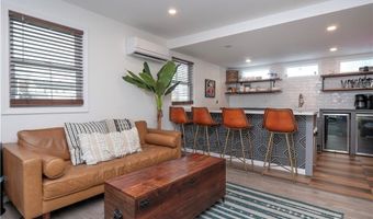 100 Renfrew Ave, Middletown, RI 02842