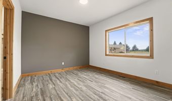 10 Bellflower Ct, Blanchard, ID 83804